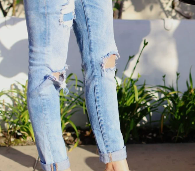 How to Effortlessly Transition Your Jeans from Day to Night