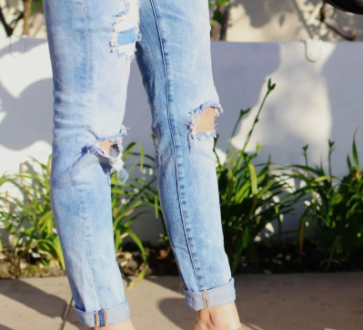 How to Effortlessly Transition Your Jeans from Day to Night