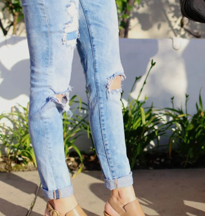 How to Effortlessly Transition Your Jeans from Day to Night
