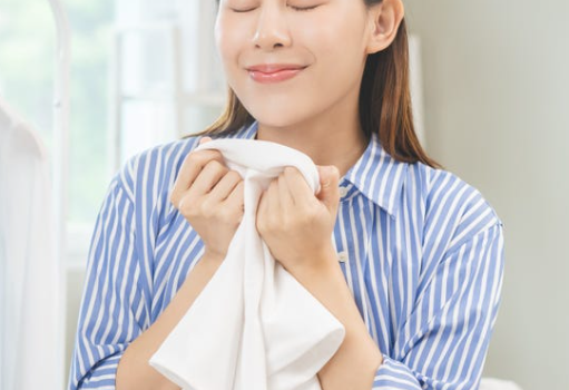 How to Care for Delicate Fabrics in Women’s Tops