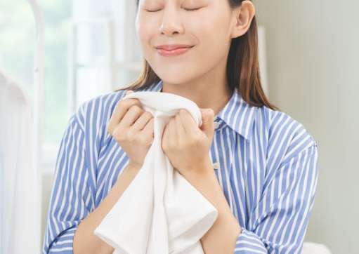 How to Care for Delicate Fabrics in Women’s Tops