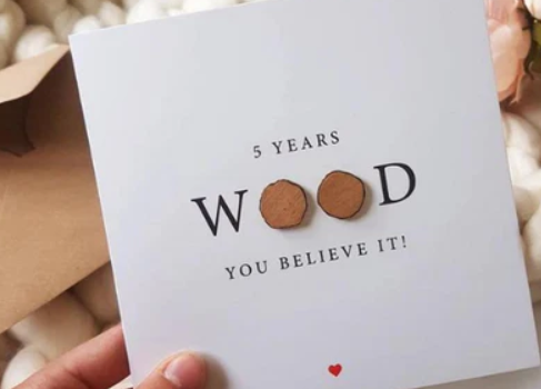 5 Thoughtful Anniversary Gift Ideas to Celebrate Your Love