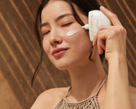 5 Essential Mini Beauty Products for Your Summer Vacation Carry-On