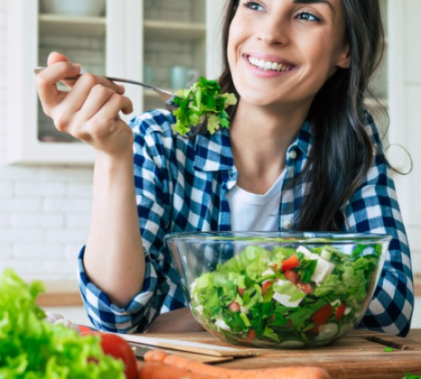 PCOS Diet: The Essential Guide to Managing Symptoms and Improving Health