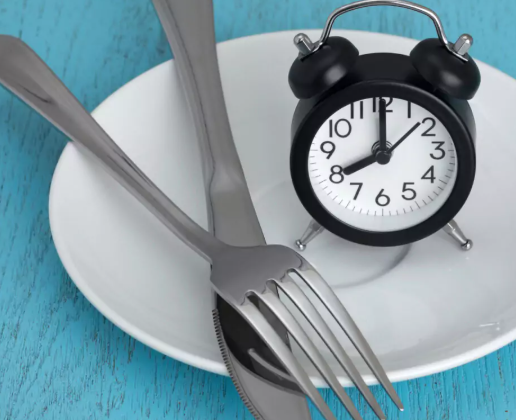 To Fast or Not to Fast? Understanding the Pros and Cons of Fasting